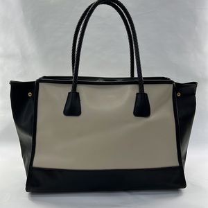 Tanger Outlet Vinyl Tote - Black/Cream